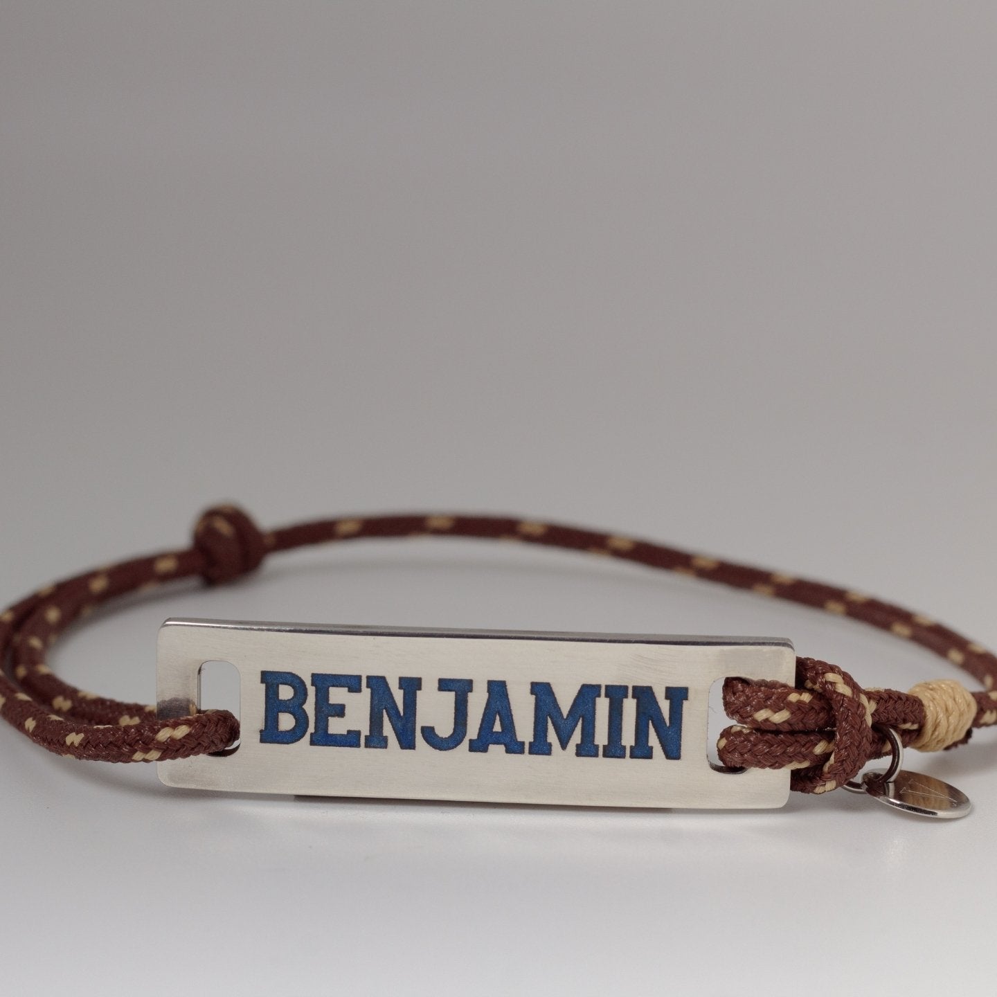 Bracelet Vespun avec cordon marron et gravure bleue