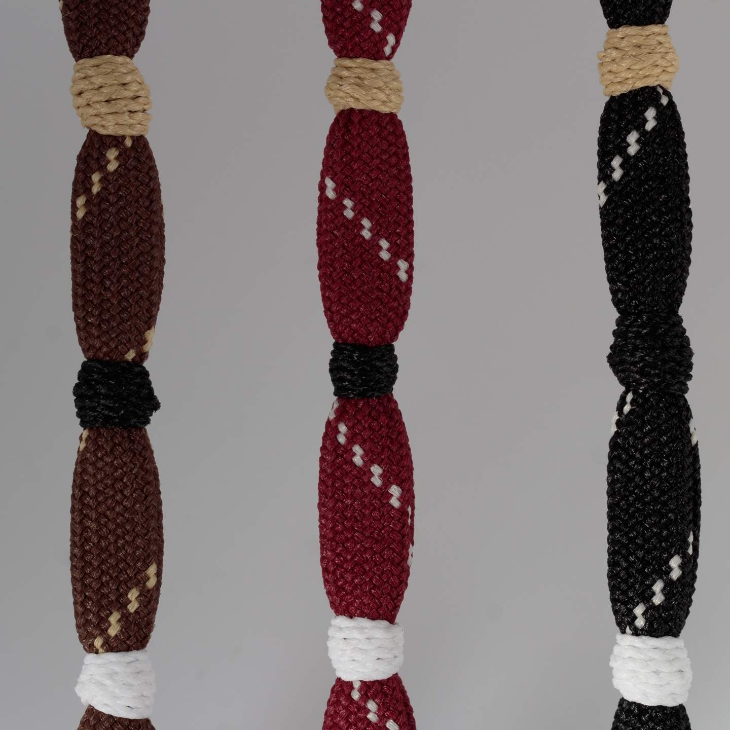 Détail des couleurs de cordons du bracelet Vespun